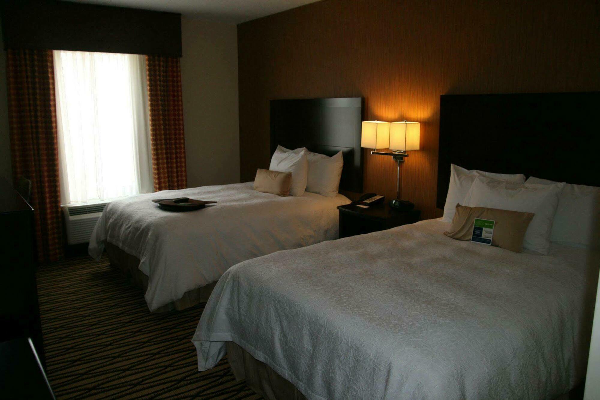 Hampton Inn & Suites Морган-Сити Номер фото